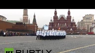 Полная трансляция парада на Красной площади в Москве